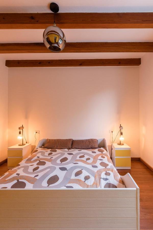 Maison Mialon: Country House Amidst Of Nature La Esperanza  Buitenkant foto